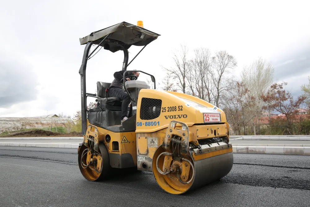 Asphalt & Paving North Fort Worth crew at work in Fort Worth